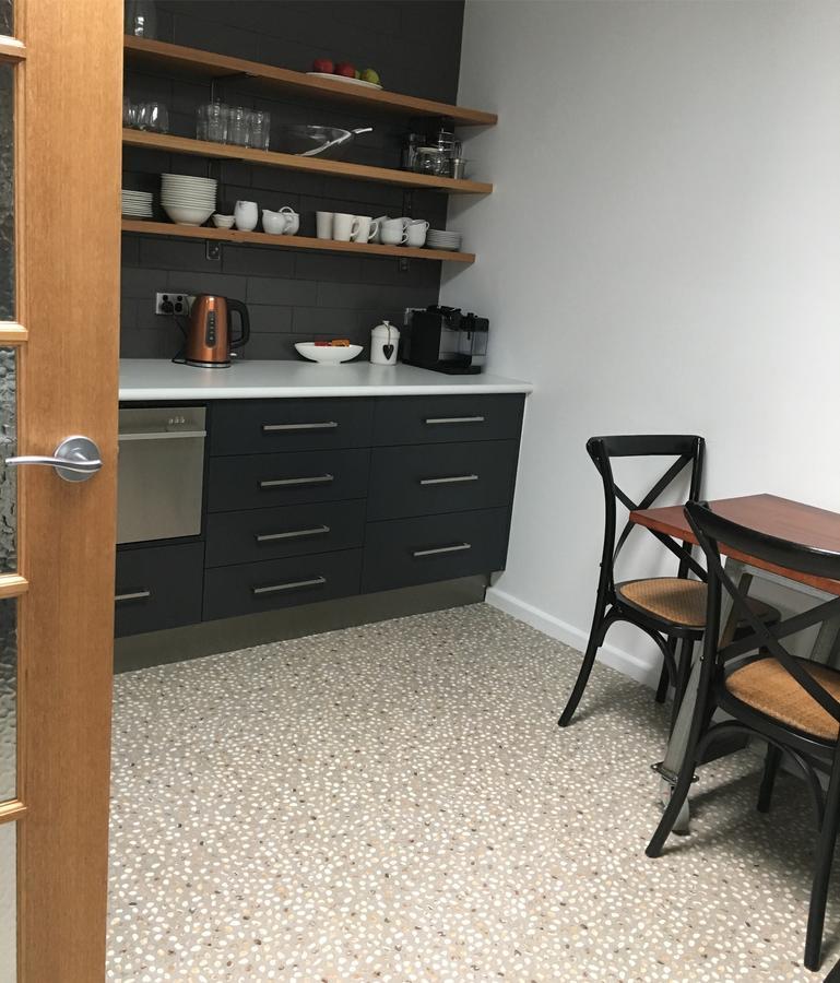 אורנג' 99 Hill Street Apartments מראה חיצוני תמונה